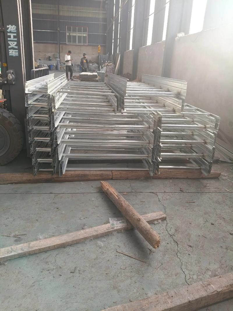 橋架產品介紹 梯式、槽式防火與鍍鋅鋁合金槽隔板